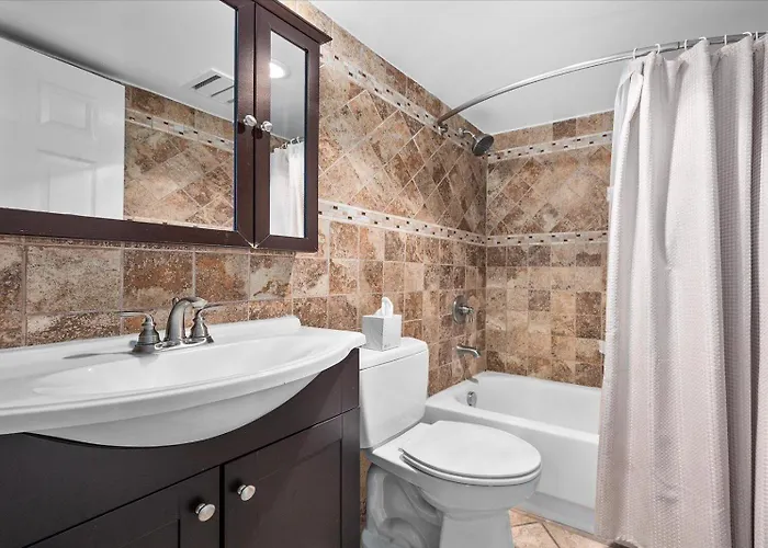 Oceanfront Quay Unit With Outdoor & Indoor Pool * Ocean Stadt