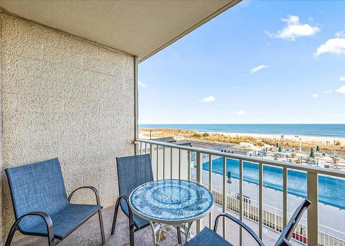 Oceanfront Quay Unit With Outdoor & Indoor Pool